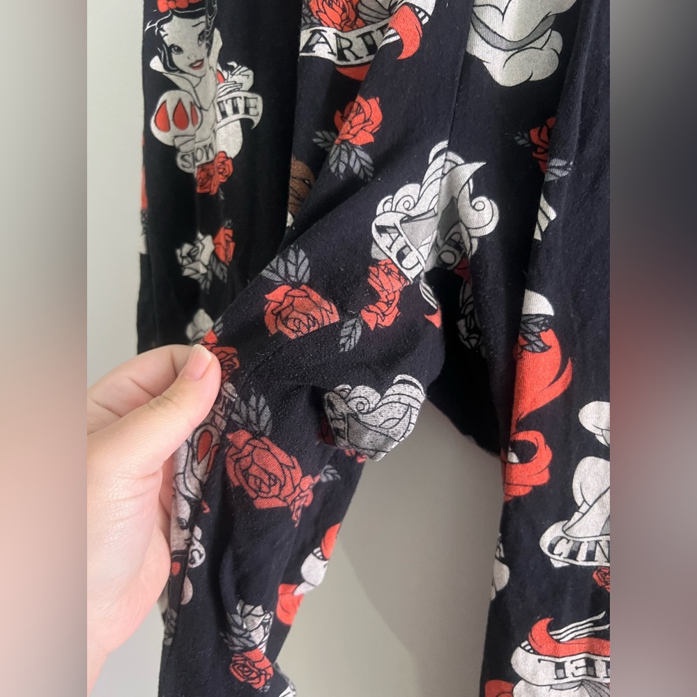 Disney Princess Leggings Torrid Size 1 1X Black Red Ariel Belle Snow White Plus - Picture 2 of 6